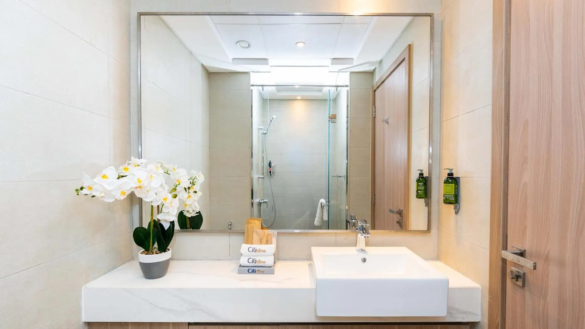 Citihome- Elegant Studio Retreat With Cozy Comfort Dubai 0*,