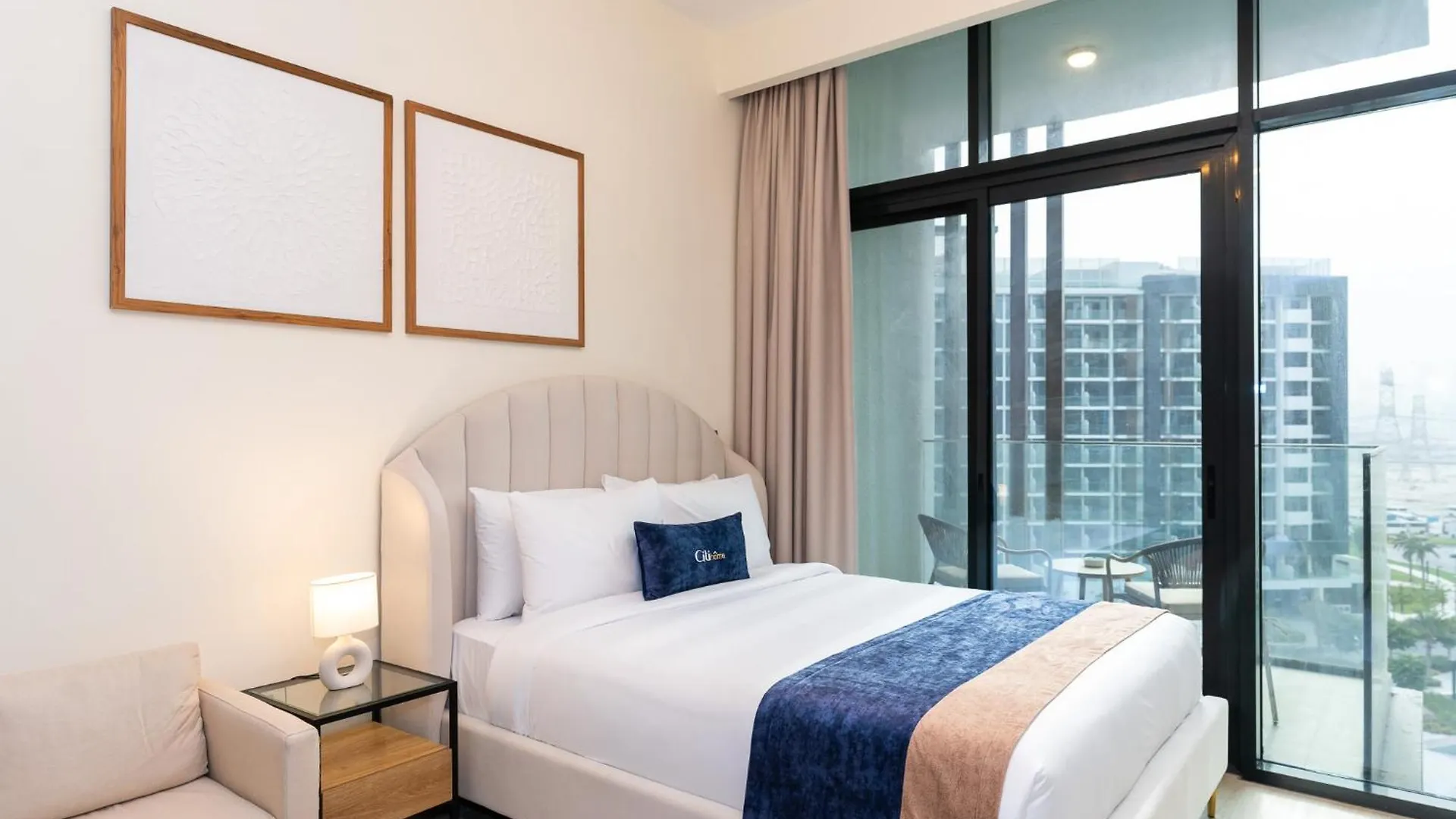 Citihome- Elegant Studio Retreat With Cozy Comfort Dubai Apartment