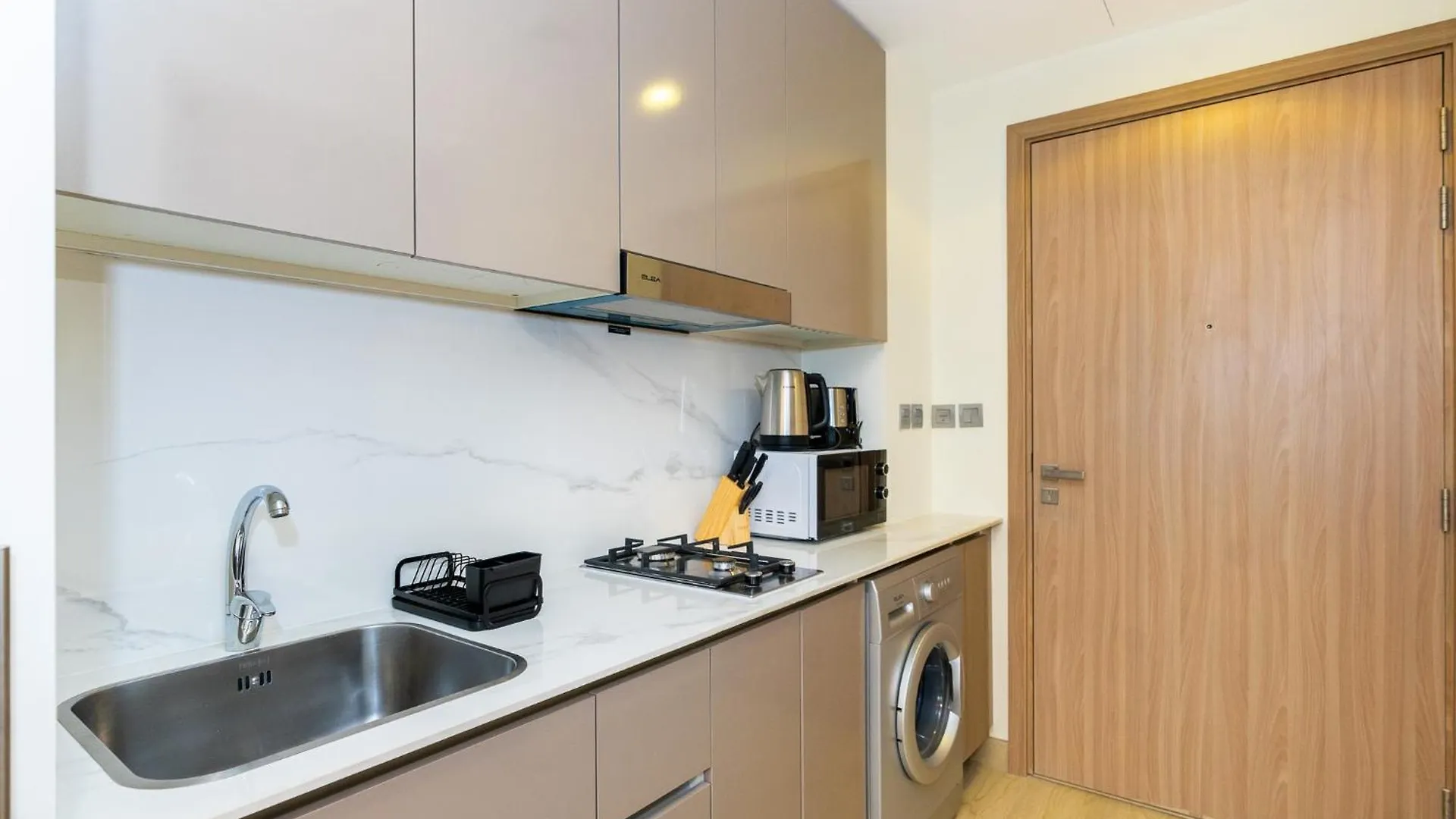 Citihome- Elegant Studio Retreat With Cozy Comfort Dubai