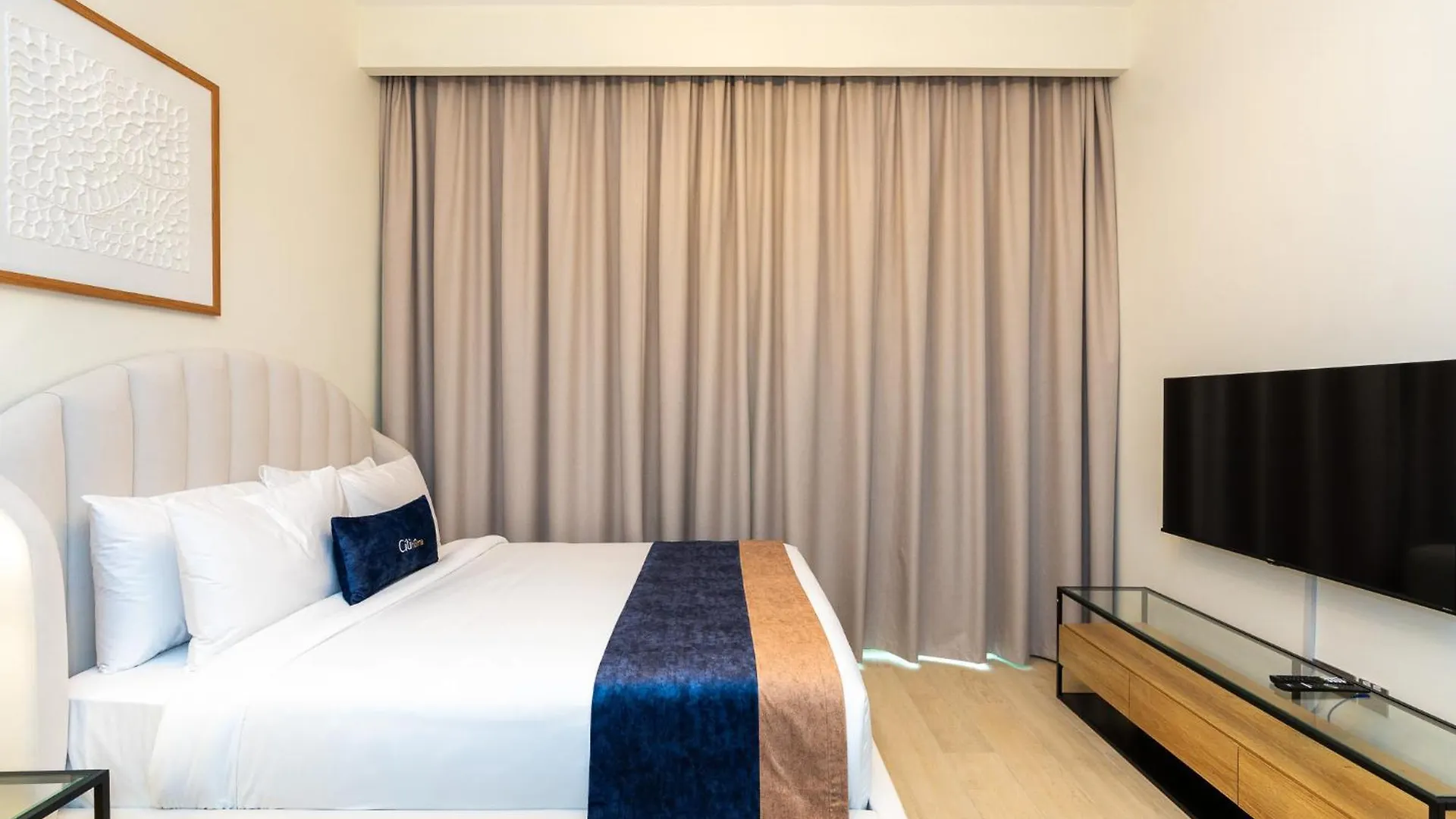 Citihome- Elegant Studio Retreat With Cozy Comfort Dubai Apartment