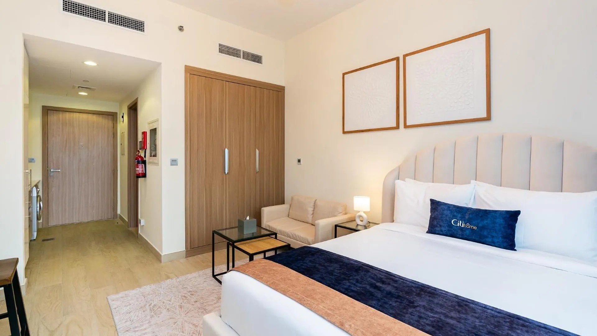 Citihome- Elegant Studio Retreat With Cozy Comfort Dubai Apartment