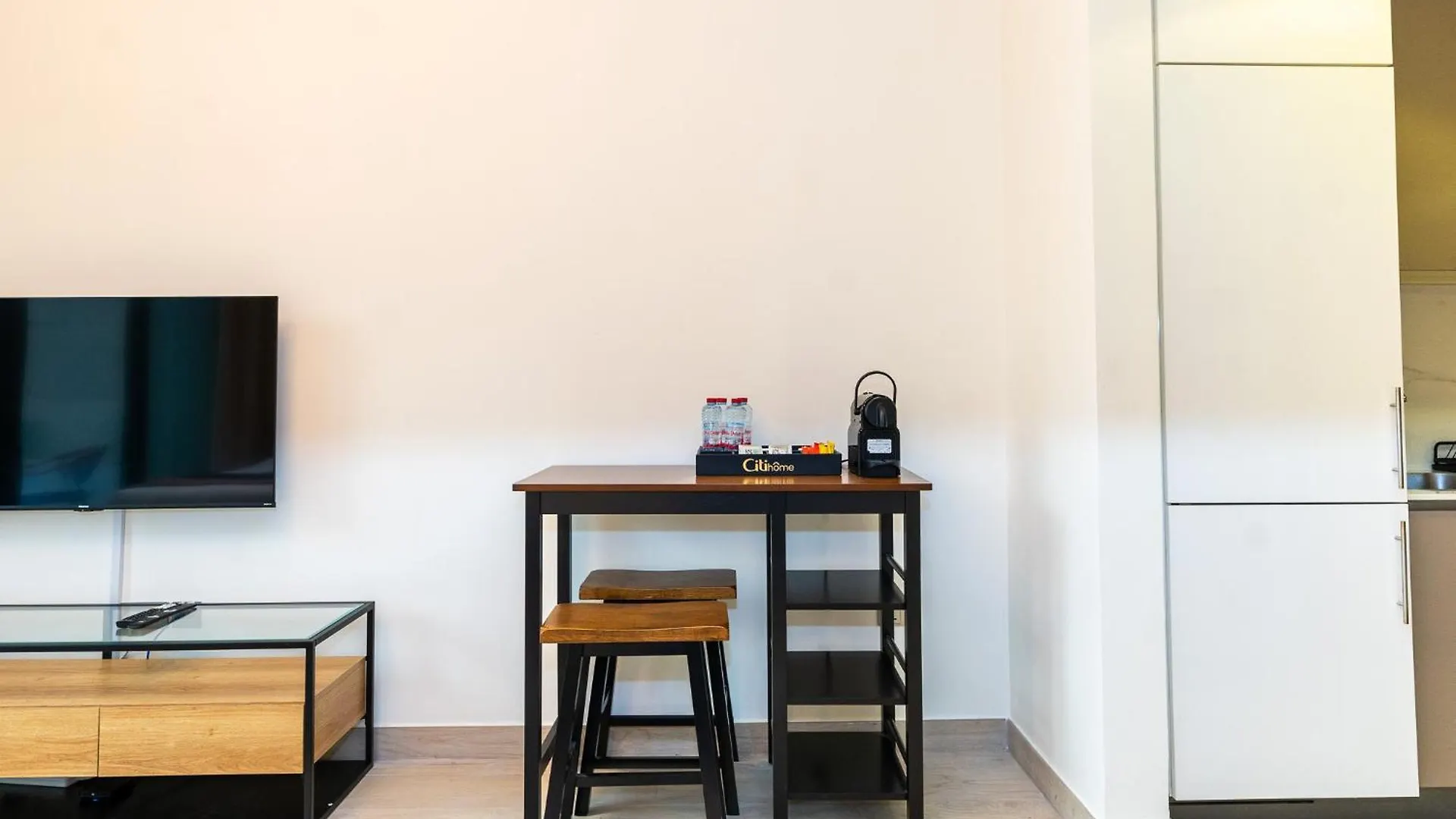 Apartment Citihome- Elegant Studio Retreat With Cozy Comfort Dubai